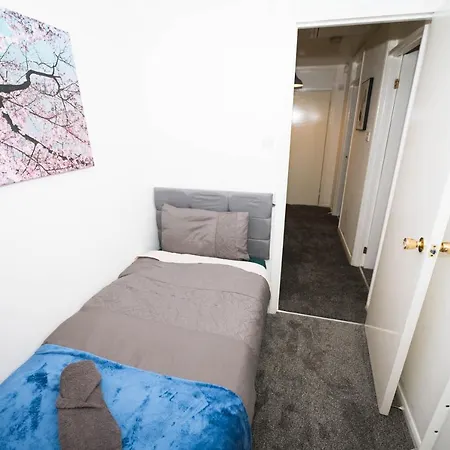 #gorgeous 3 Beds Home#7min To Subway, Free Parking * Thamesmead (Greater London)