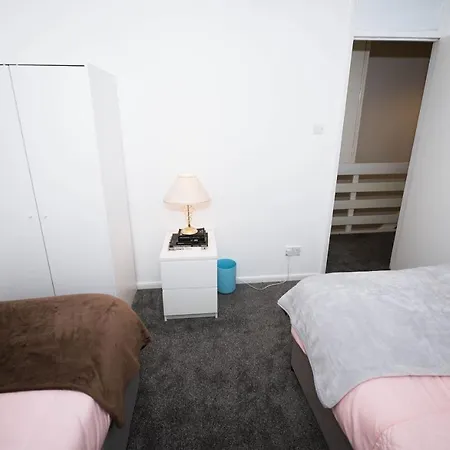 #gorgeous 3 Beds Home#7min To Subway, Free Parking Holiday home Thamesmead (Greater London)