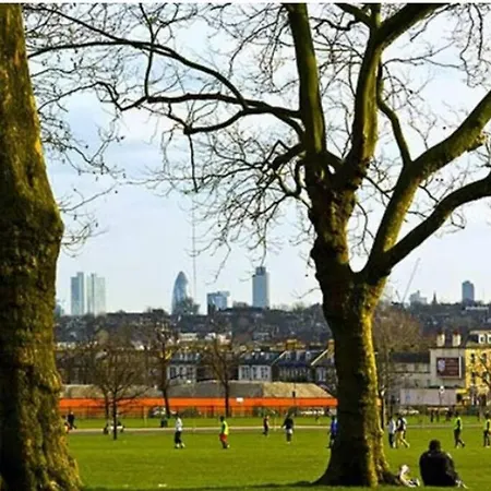 Double Bedroom In Tufnell Park With Wifi * Londyn