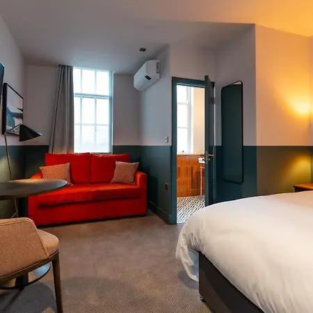 The Pride Of Paddington Hostel London