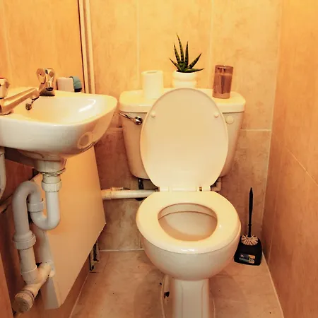 Apartment Northbridge Service Seven Sisters, London