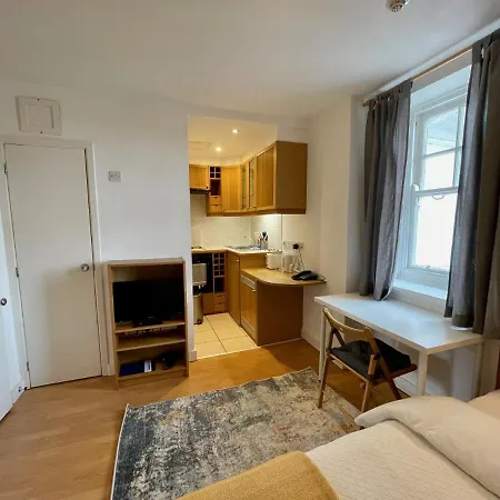 Brandenburgh House Apartment *