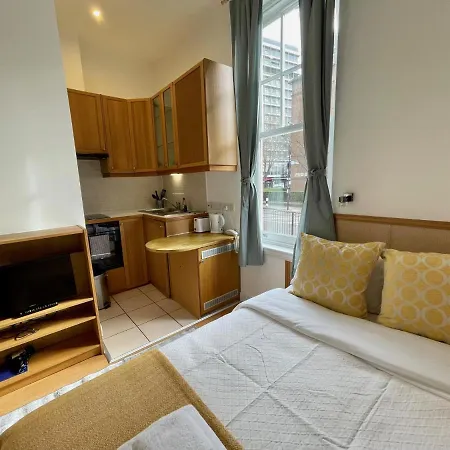 Brandenburgh House Apartment *