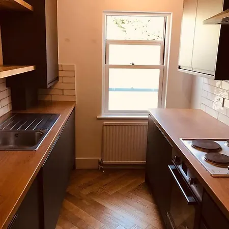 Stylish New Listing! Free Parking, Trendy Location * London