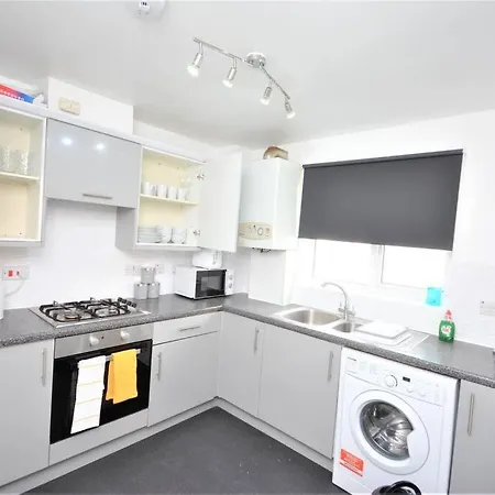 Spacious Two-bedroom Apartment *