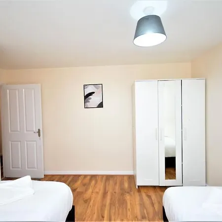 Apartment Spacious Two-bedroom