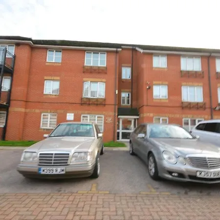 Spacious Two-bedroom Apartment Dagenham