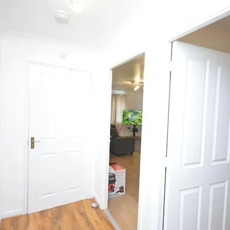 Spacious Two-bedroom Dagenham