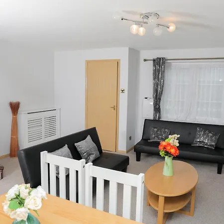 Apartamento Entire 3 Bedroom House, 3 Toilets, 2 Baths, Sleep 9 With Free Parking *
