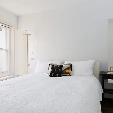 Stunning Flat In Notting Hill With Roof Apartment *