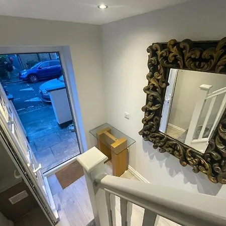 2a Seymour Road