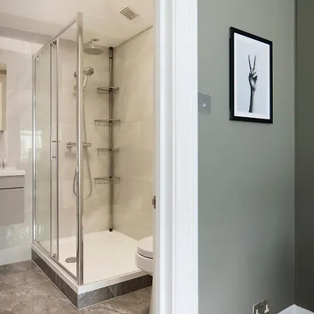 The South Kensington Wonder - Trendy 3bdr House With Garden *