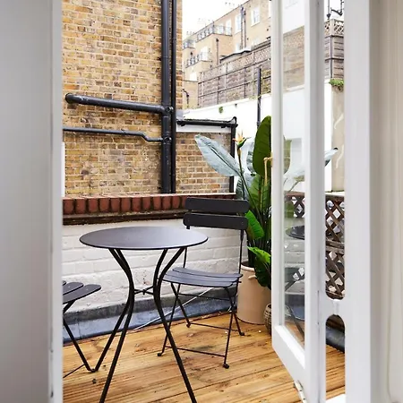 The South Kensington Wonder - Trendy 3bdr House With Garden Apartamento