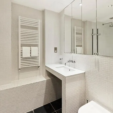 The South Kensington Wonder - Trendy 3bdr House With Garden Londres