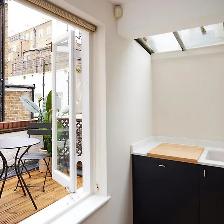The South Kensington Wonder - Trendy 3bdr House With Garden Londres
