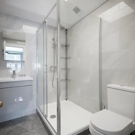 The South Kensington Wonder - Trendy 3bdr House With Garden Apartamento *
