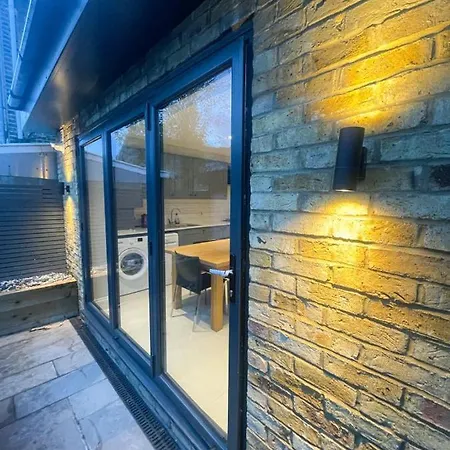 2a Seymour Road Sutton (Greater London)