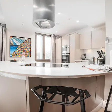Stunning Modern Close To Hyde Park By Underthedoormat Apartment London