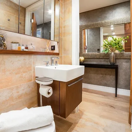 Apartment Stunning Modern Close To Hyde Park By Underthedoormat
