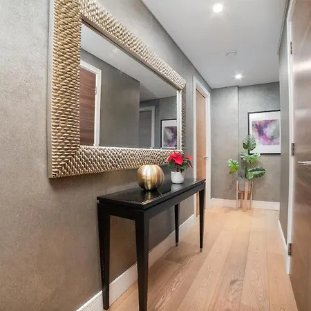 Apartment Stunning Modern Close To Hyde Park By Underthedoormat *