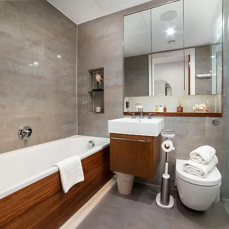 Apartment Stunning Modern Close To Hyde Park By Underthedoormat *