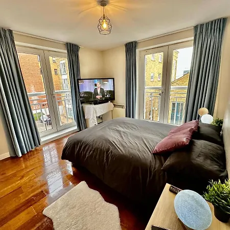 O2 Arena Luxury Flat Sleeps 6 With Parking Apartment