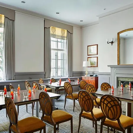 Marriott County Hall 5*