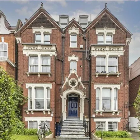 Cosy By Clapham South Underground! Apartment *