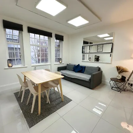Cacao Boutique Flat- Kensington Apartment