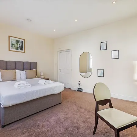 Stayo Leicester Square Apartment London