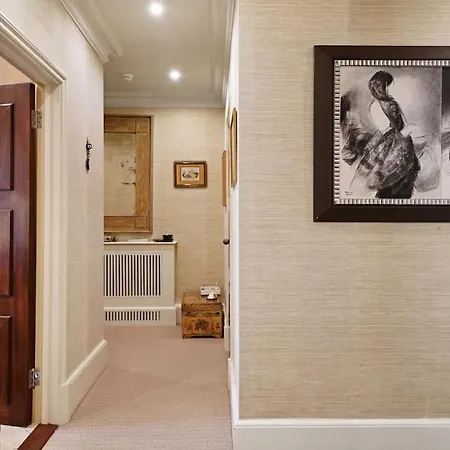 Apartment Three Bedroom Flat In Belgravia London
