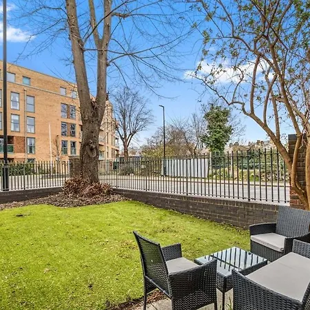 Apartment 1 Bedroom Flat - Brixton *