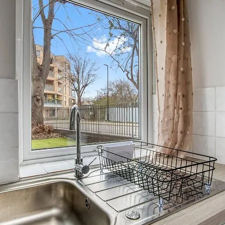 1 Bedroom Flat - Brixton Apartment