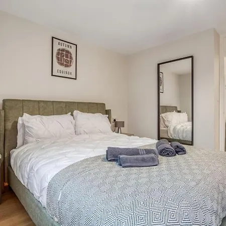 1 Bedroom Flat - Brixton *