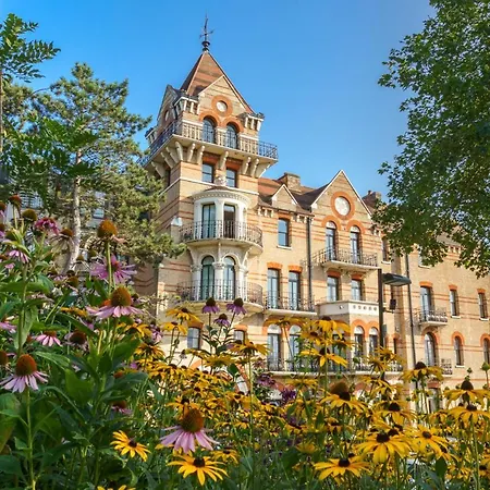Отель The Petersham 4*