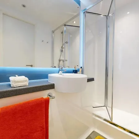 Apartment Private Bedrooms With Shared Kitchen, And At Canvas Wembley In