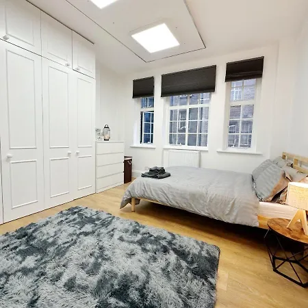 Cacao Boutique Flat- Kensington *