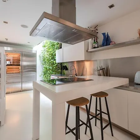 Stunning 3 Bed Townhouse In The Heart Of Mayfair London