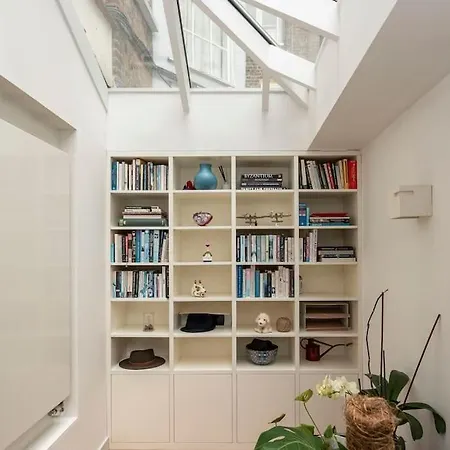 Apartment Stunning 3 Bed Townhouse In The Heart Of Mayfair