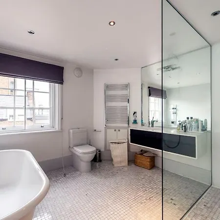 Stunning 3 Bed Townhouse In The Heart Of Mayfair *