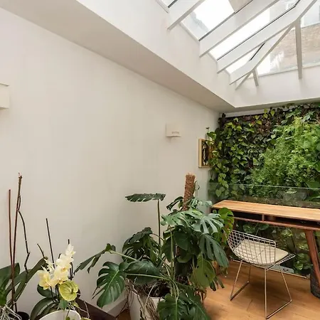 Apartment Stunning 3 Bed Townhouse In The Heart Of Mayfair *