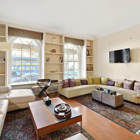 Three Bedroom Flat In Belgravia Apartment London