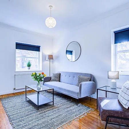 Beautiful 2 Bedroom Apartment,