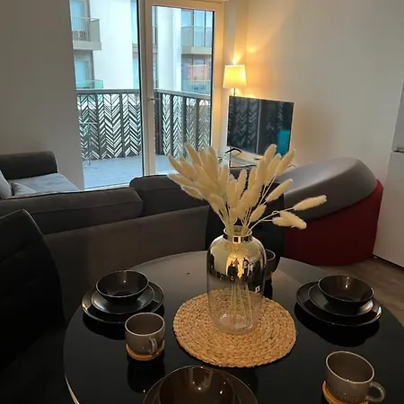 Luxury Flat In White London