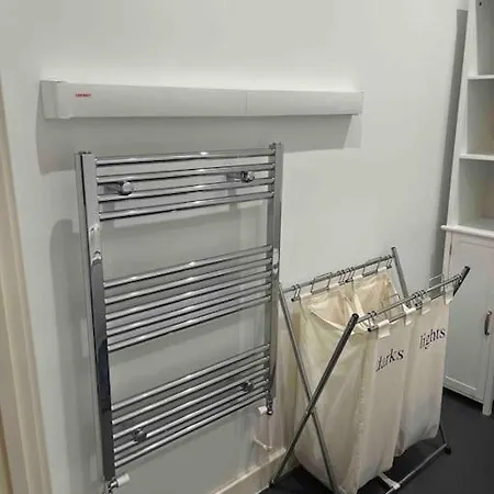 Lovely One Bedroom With Balcony