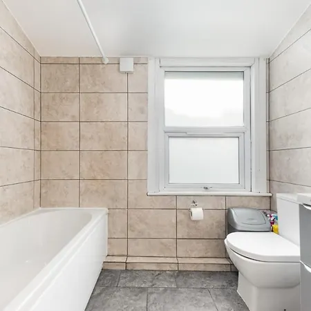 Holiday home Cozy 4 Bedroom In Hackney,