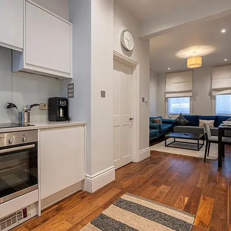 Goodge Apartment