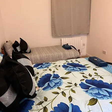 004- Brand New 1 Bedroom F1 *
