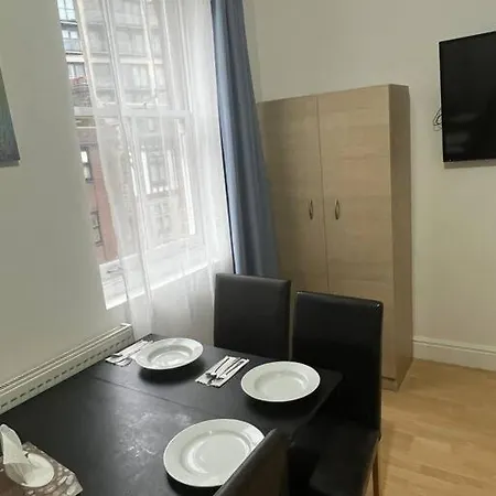 001- Lovely 3-bedroom Very Close To Oxford Street