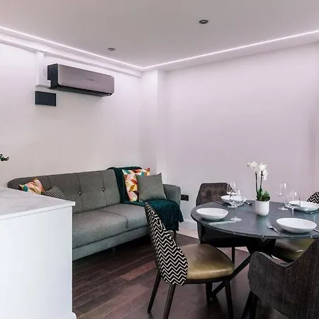 Fitzrovia 2 Apartment *